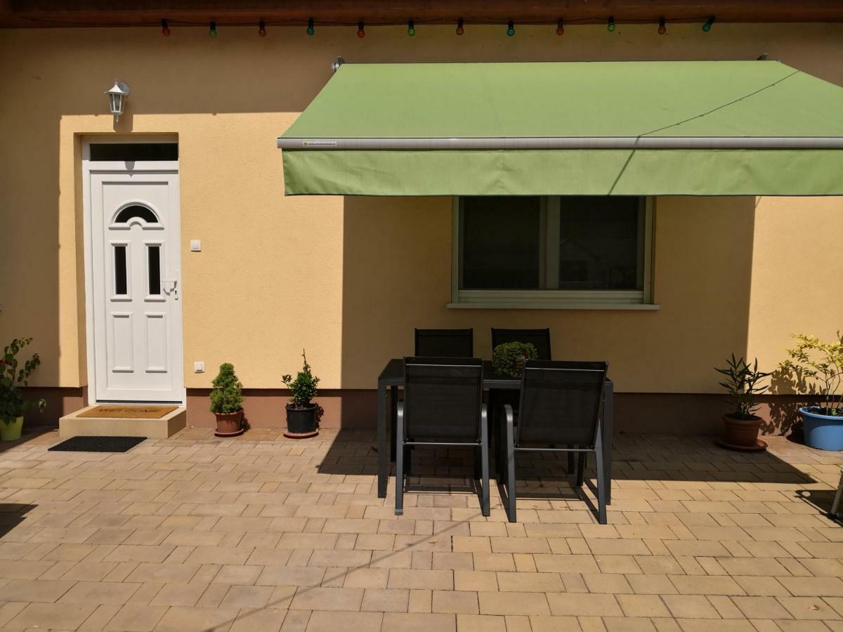 Green Garden Apartman Apartment Budapest Exterior photo